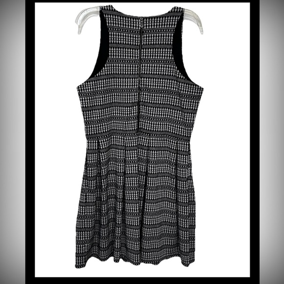 Banana Republic Aztec Fit & Flare Box Pleat Sleeveless Mini Dress L - Picture 3 of 4